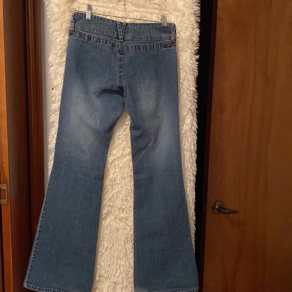 Vintage Angels Jeans With a Flare. Size 9. Pre-owned and in good shape. - Picture 4 of 14